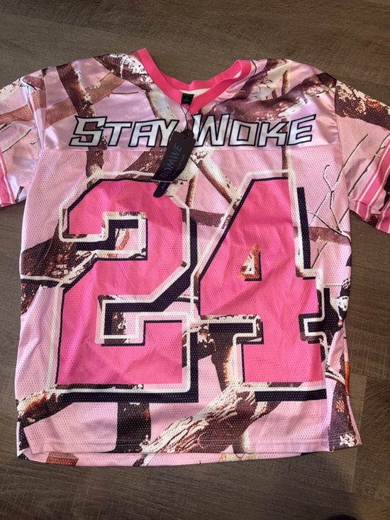 ROMWE Tops - ROMWE "Stay Woke" Pink Camo Graphic Jersey NWT - Size Large